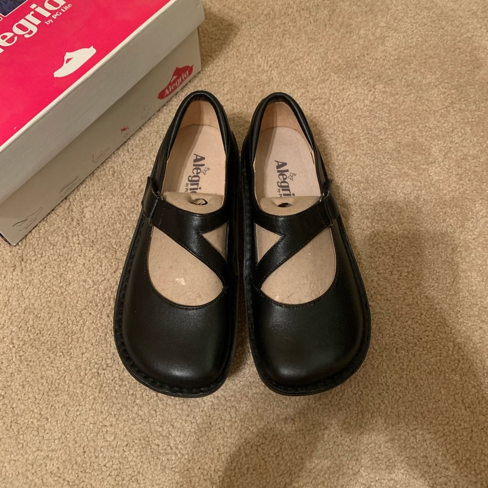 Please Use Alegria Sizing Chart For Correct Sizing - image 1